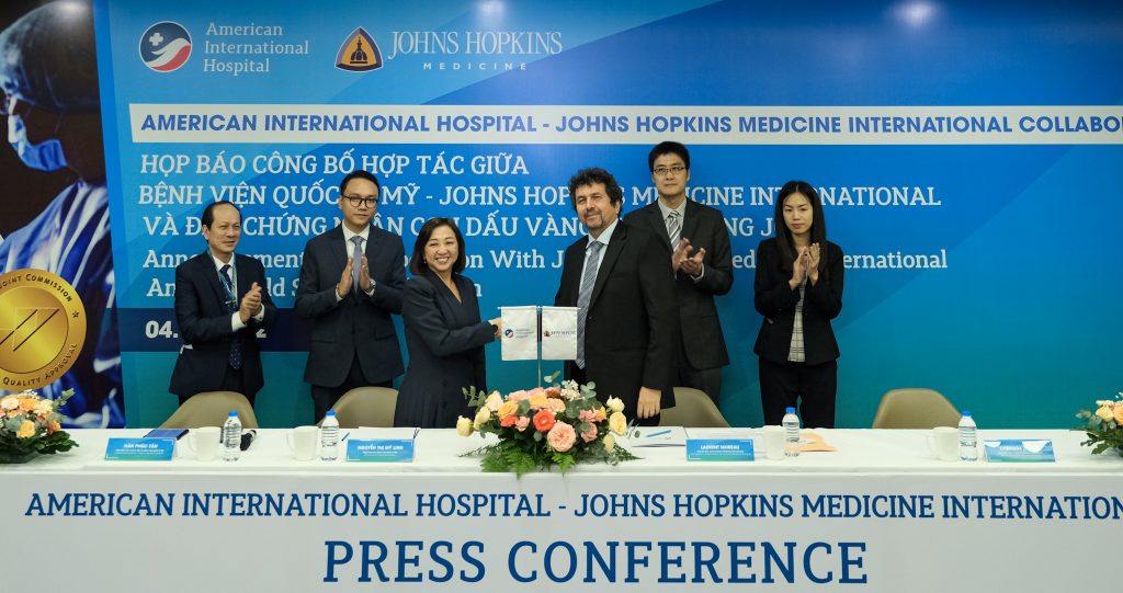 AIH công bố tiếp tục hợp tác với JHMI và đạt chứng nhận JCI